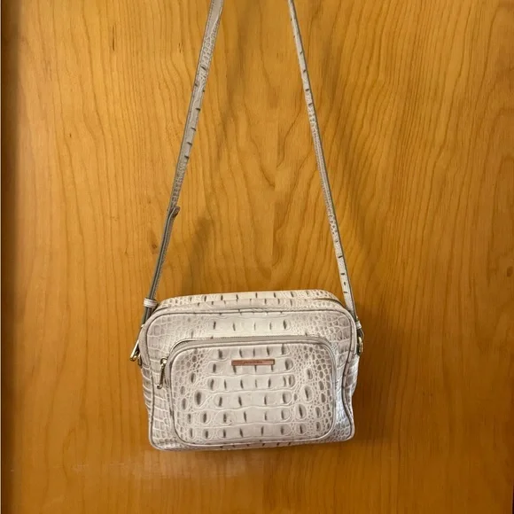 Brahmin Shea crossbody purse in Stone - Picture 7 of 9